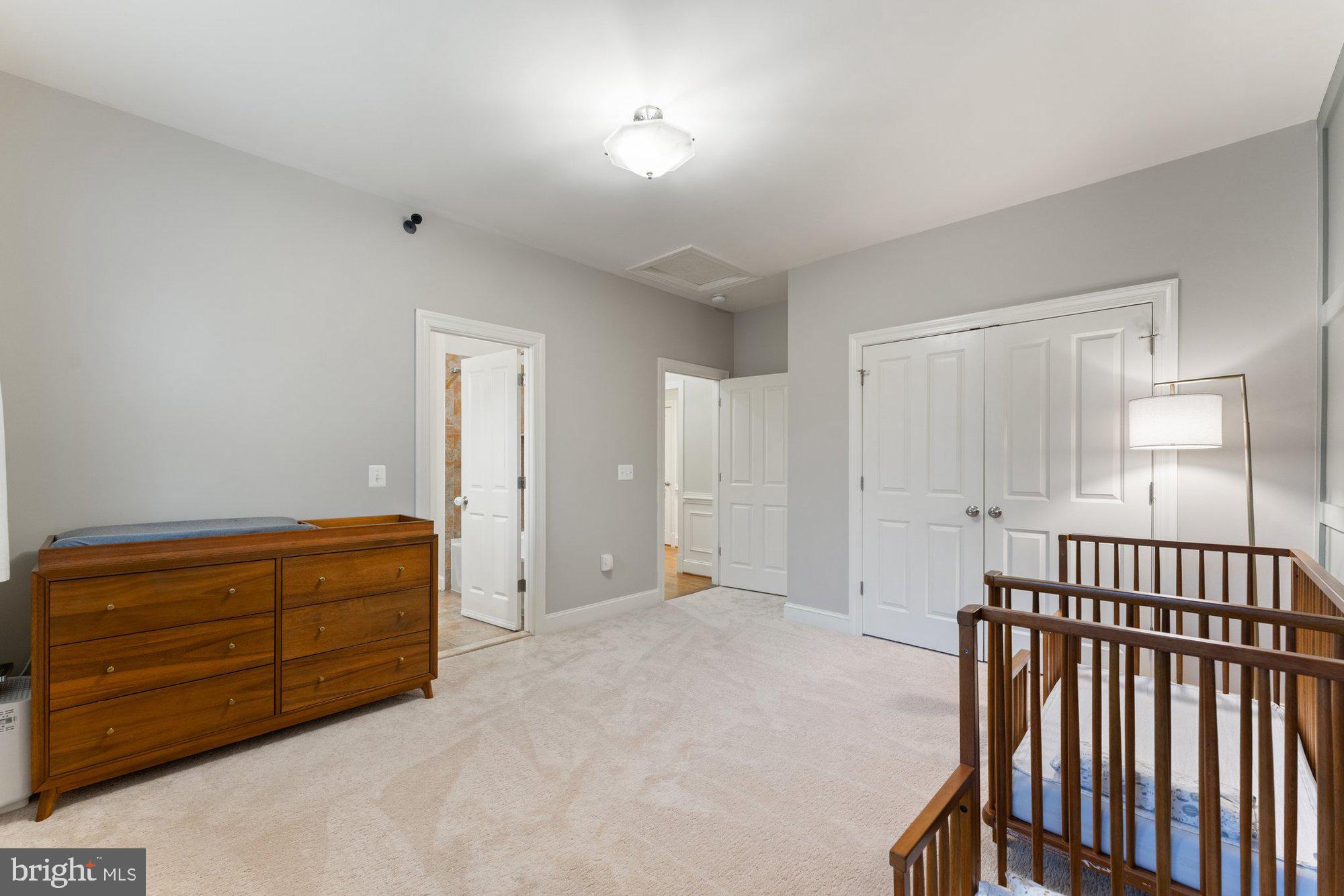 VIENNA WOODS - Residential