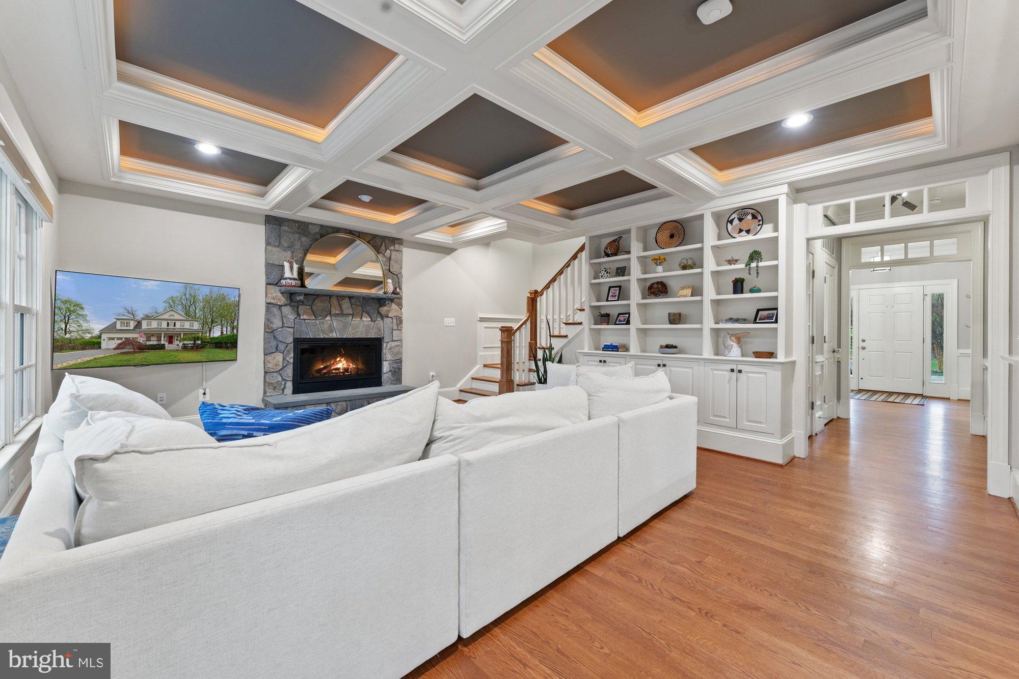 VIENNA WOODS - Residential