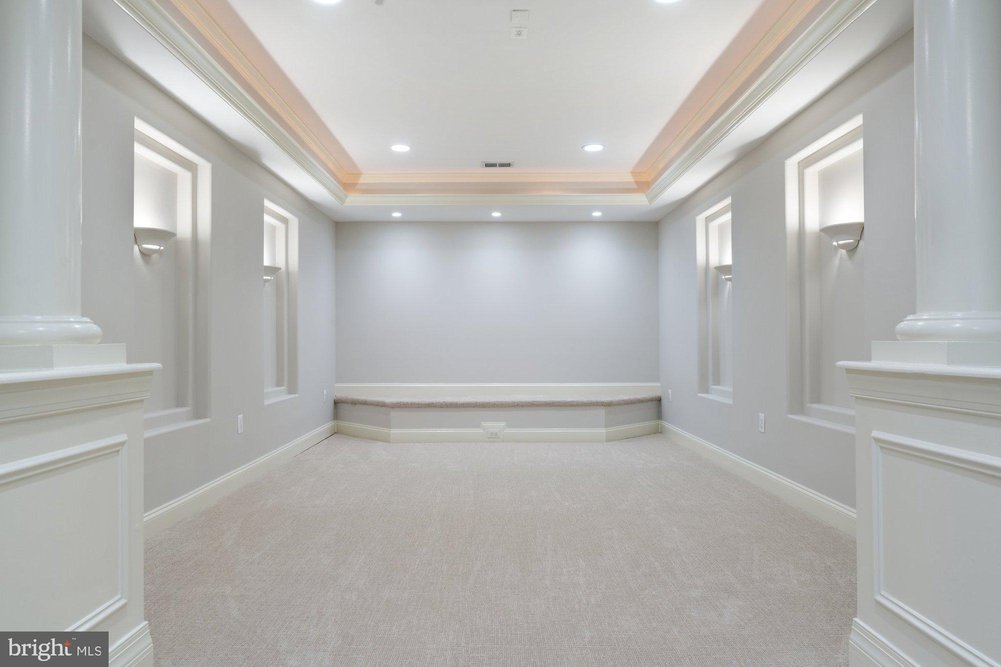 VIENNA WOODS - Residential