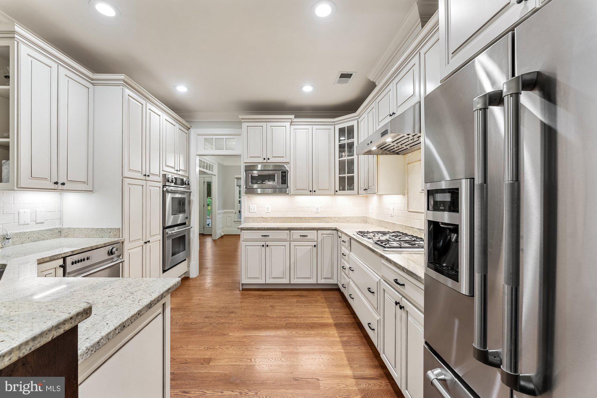 VIENNA WOODS - Residential