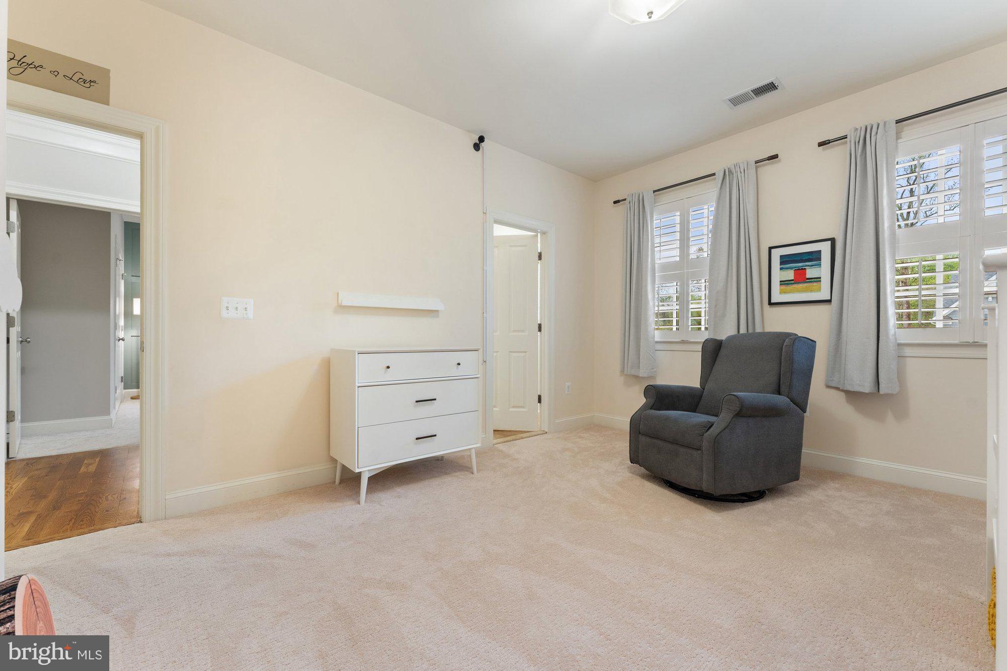 VIENNA WOODS - Residential