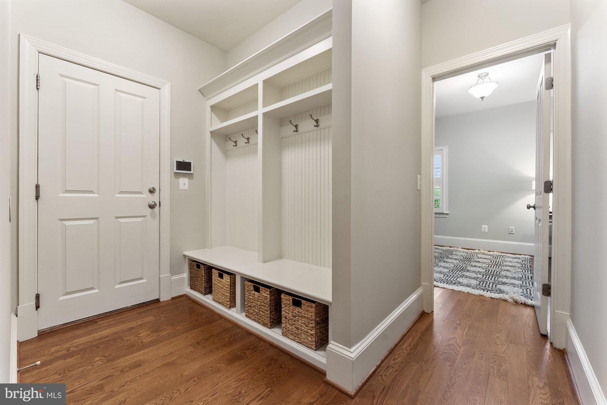 VIENNA WOODS - Residential