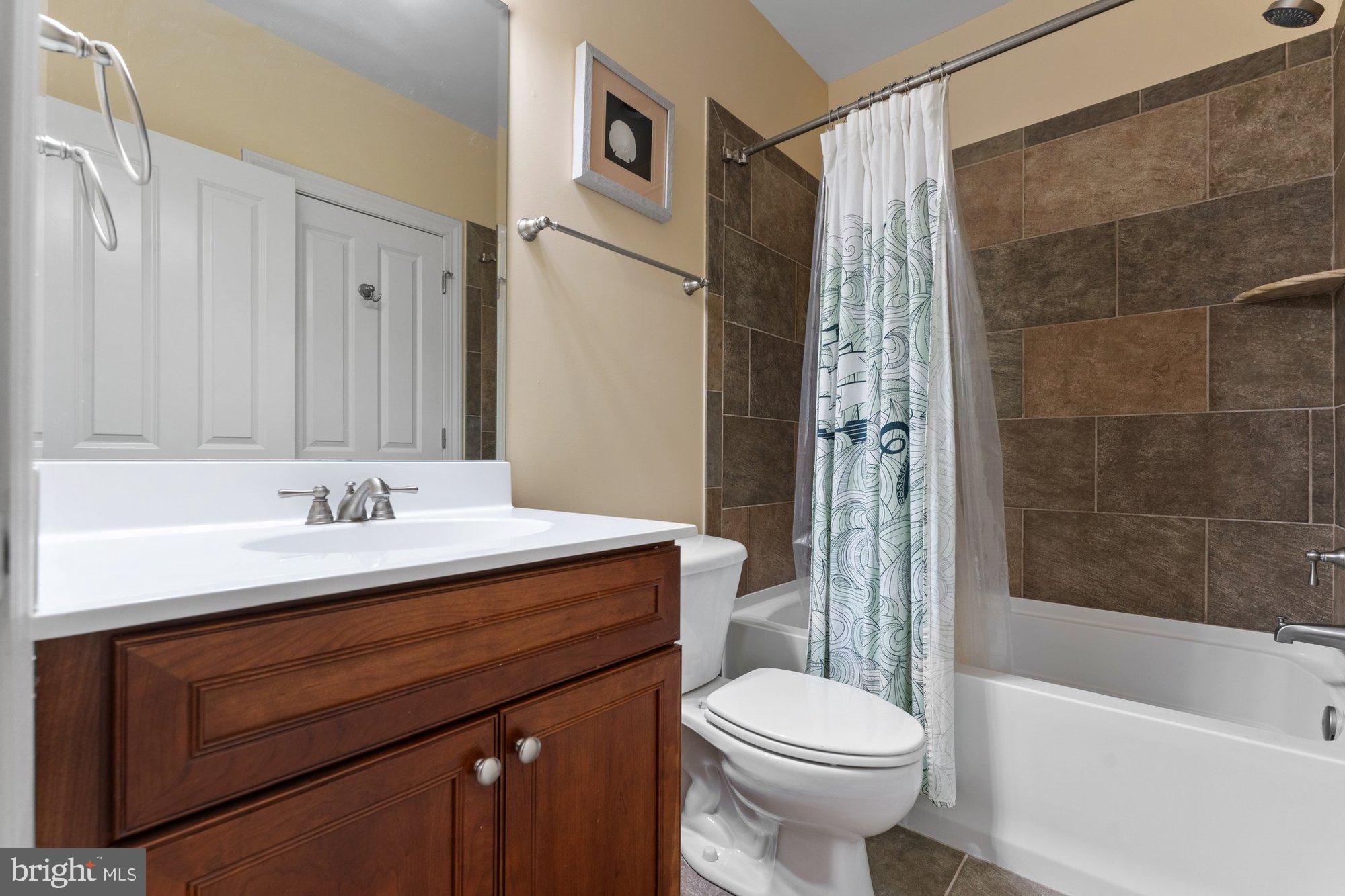 VIENNA WOODS - Residential