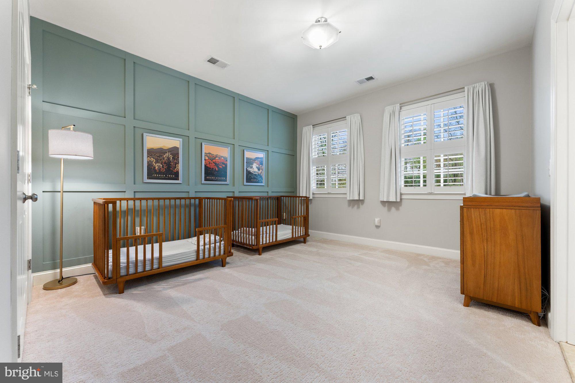 VIENNA WOODS - Residential