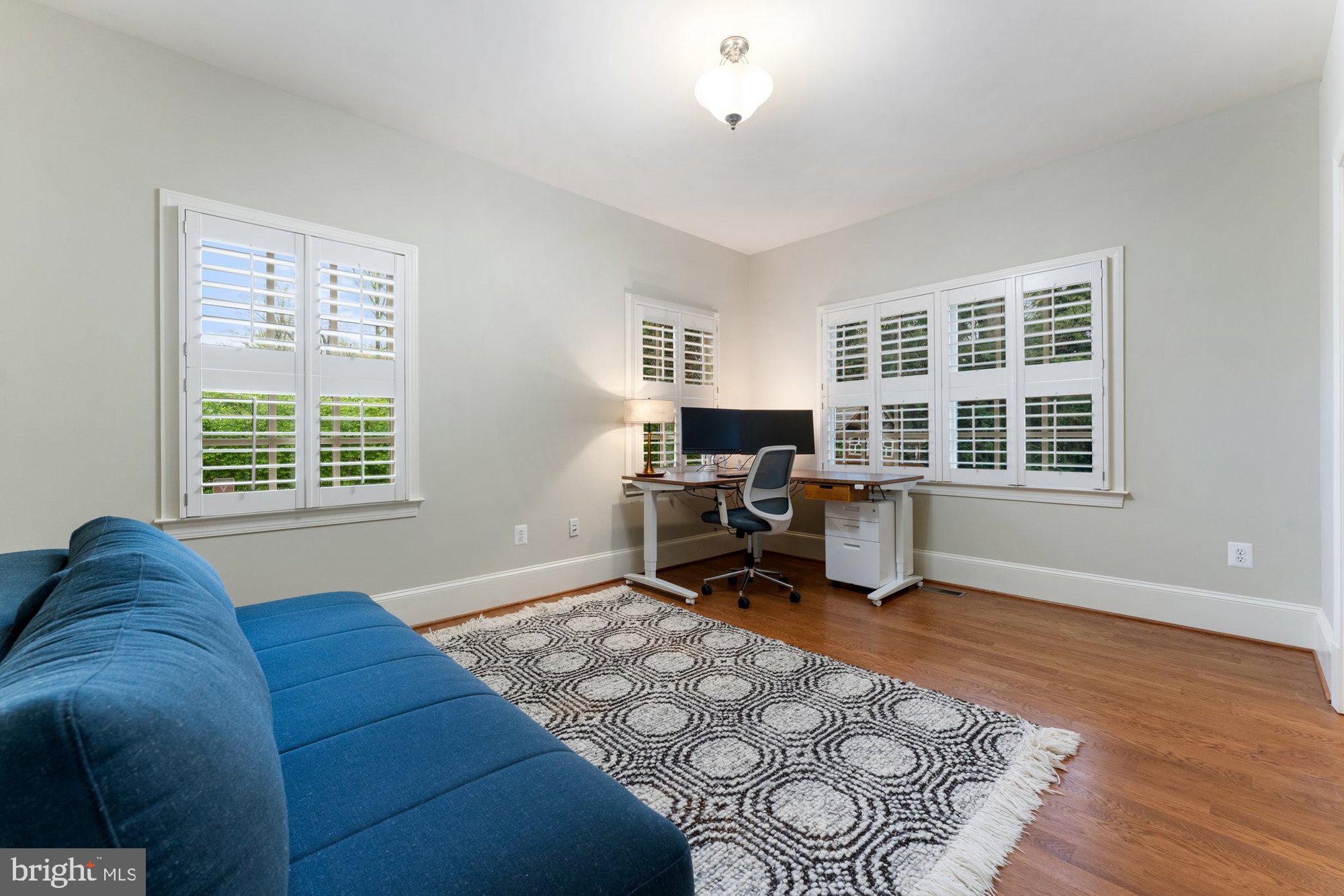 VIENNA WOODS - Residential