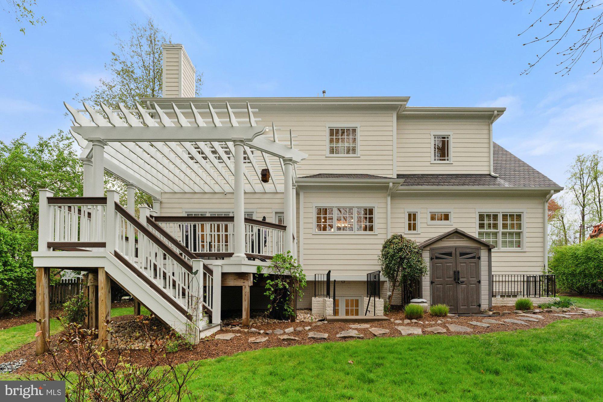 VIENNA WOODS - Residential