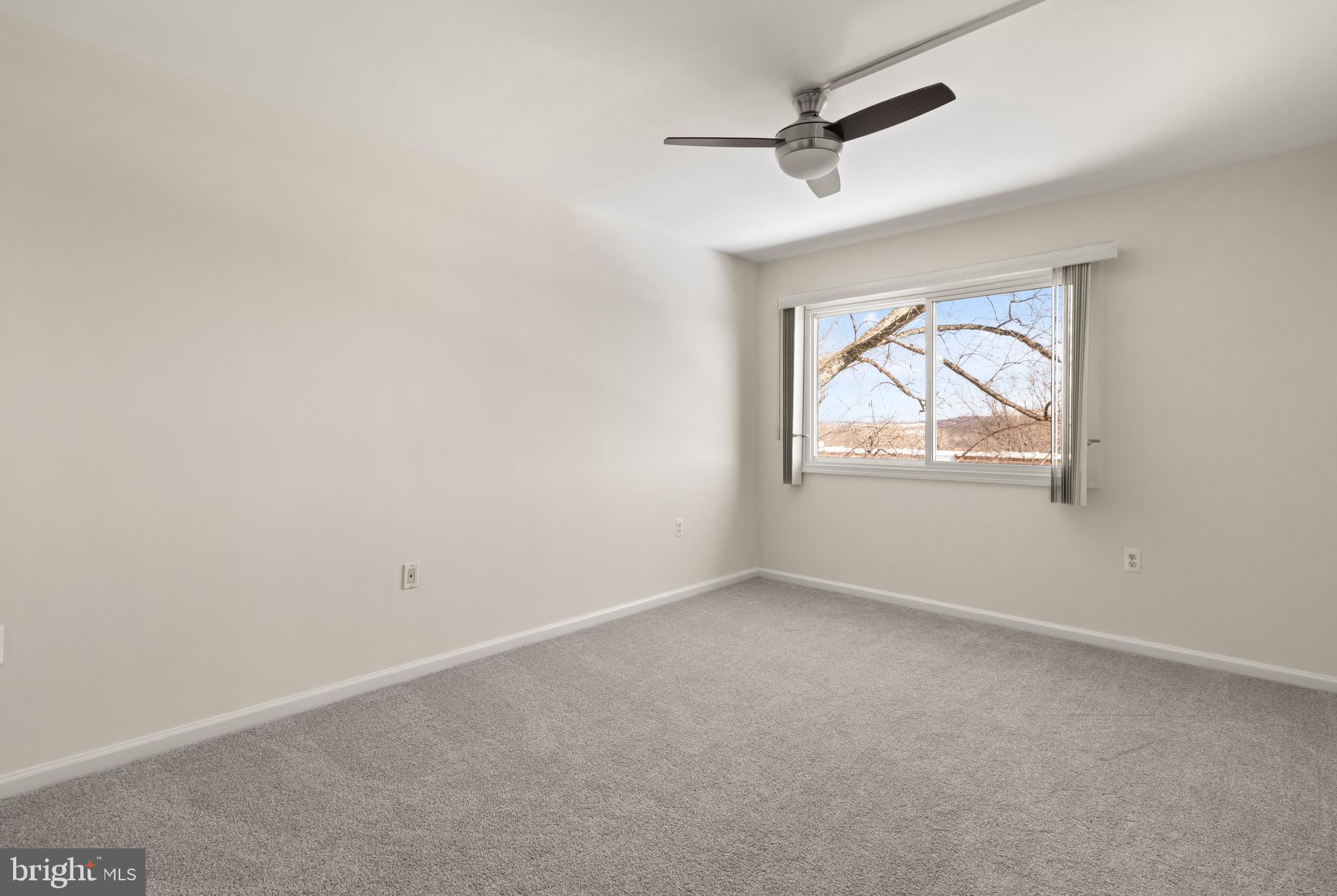 OCCOQUAN RIDGE CONDO - Residential