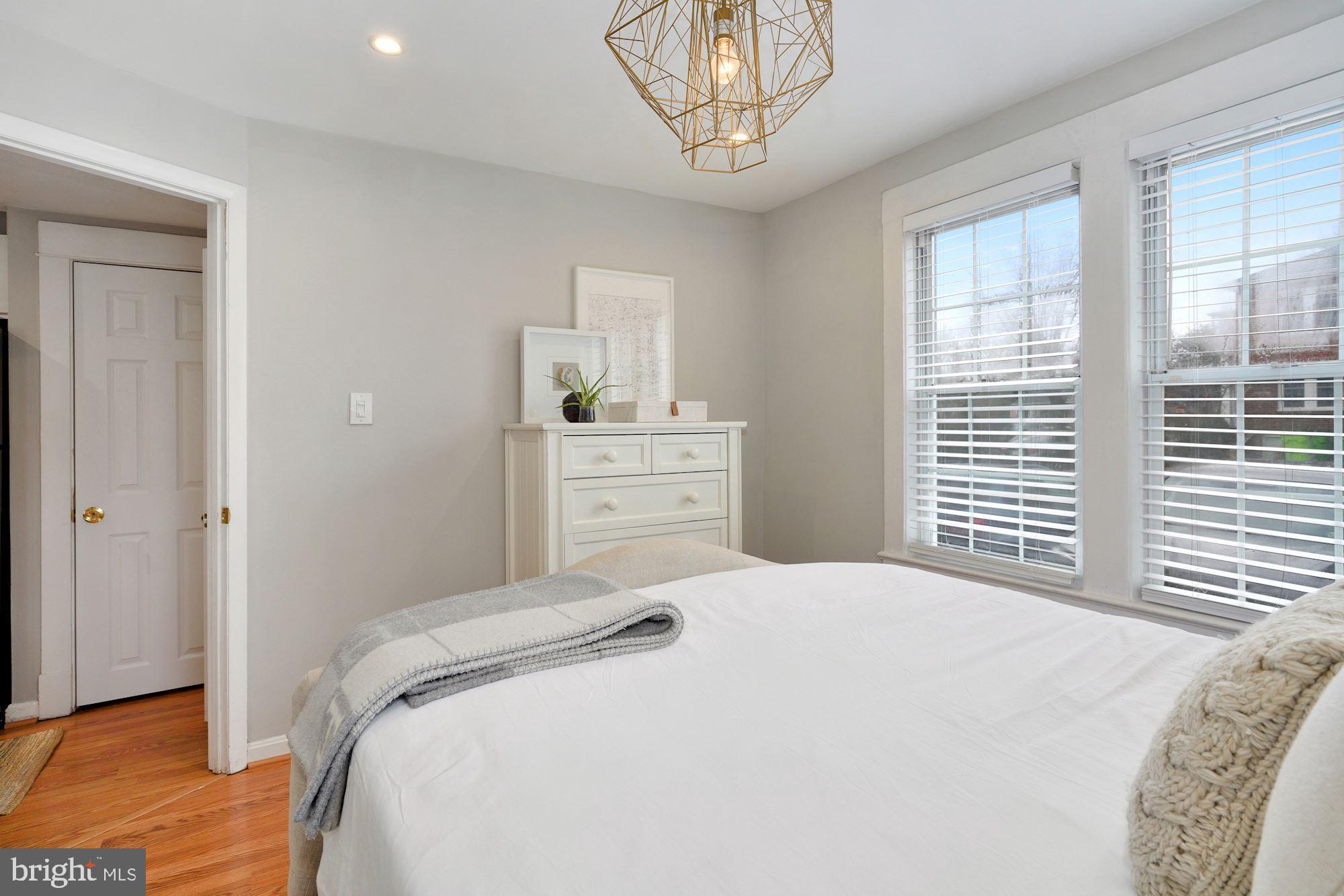 ALEXANDRIA SQUARE - Residential