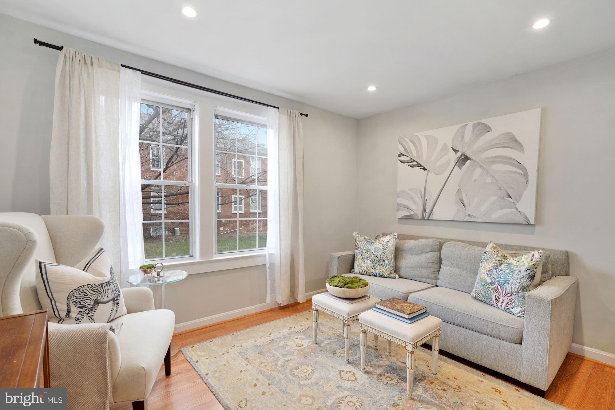 ALEXANDRIA SQUARE - Residential