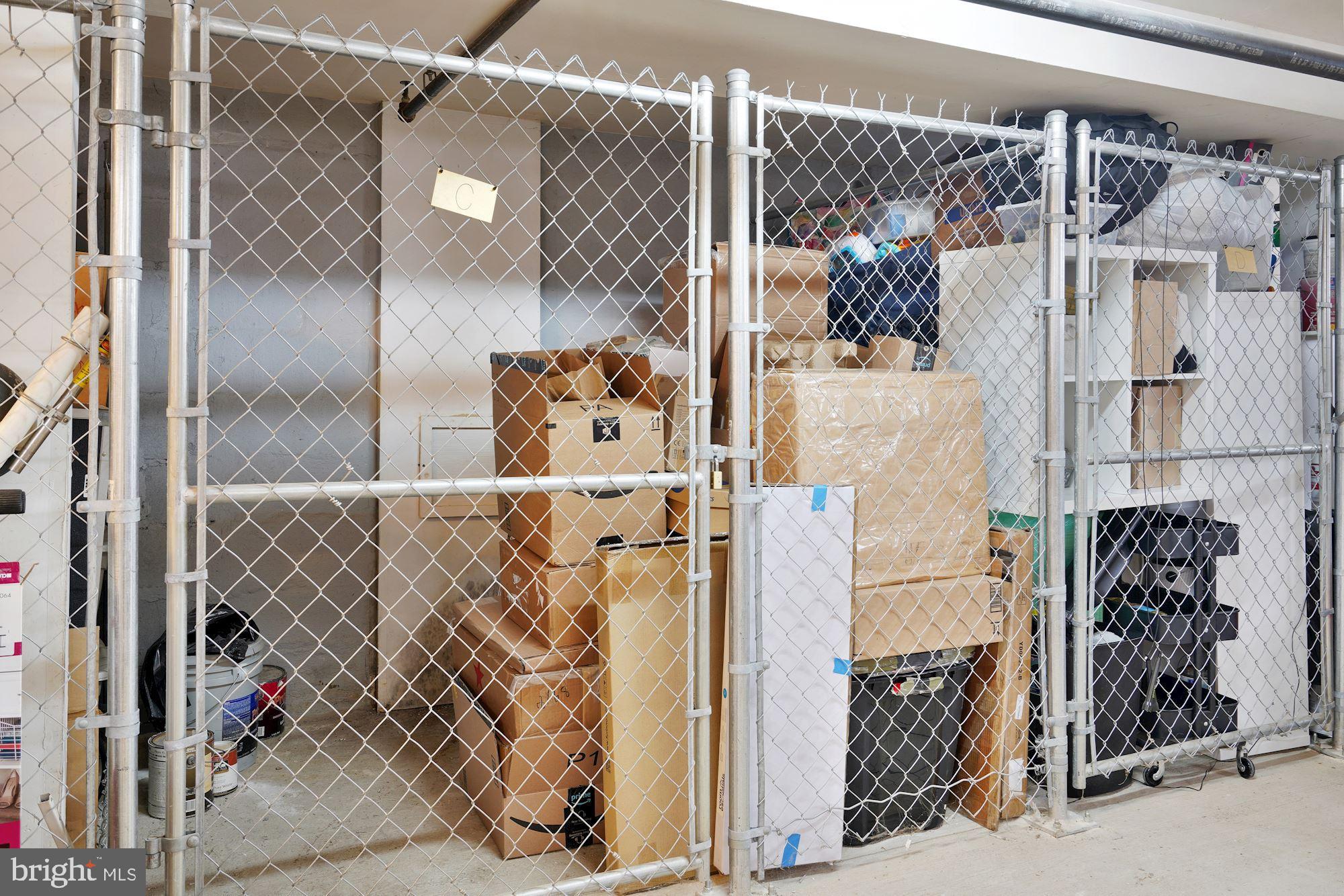 ALEXANDRIA SQUARE - Residential