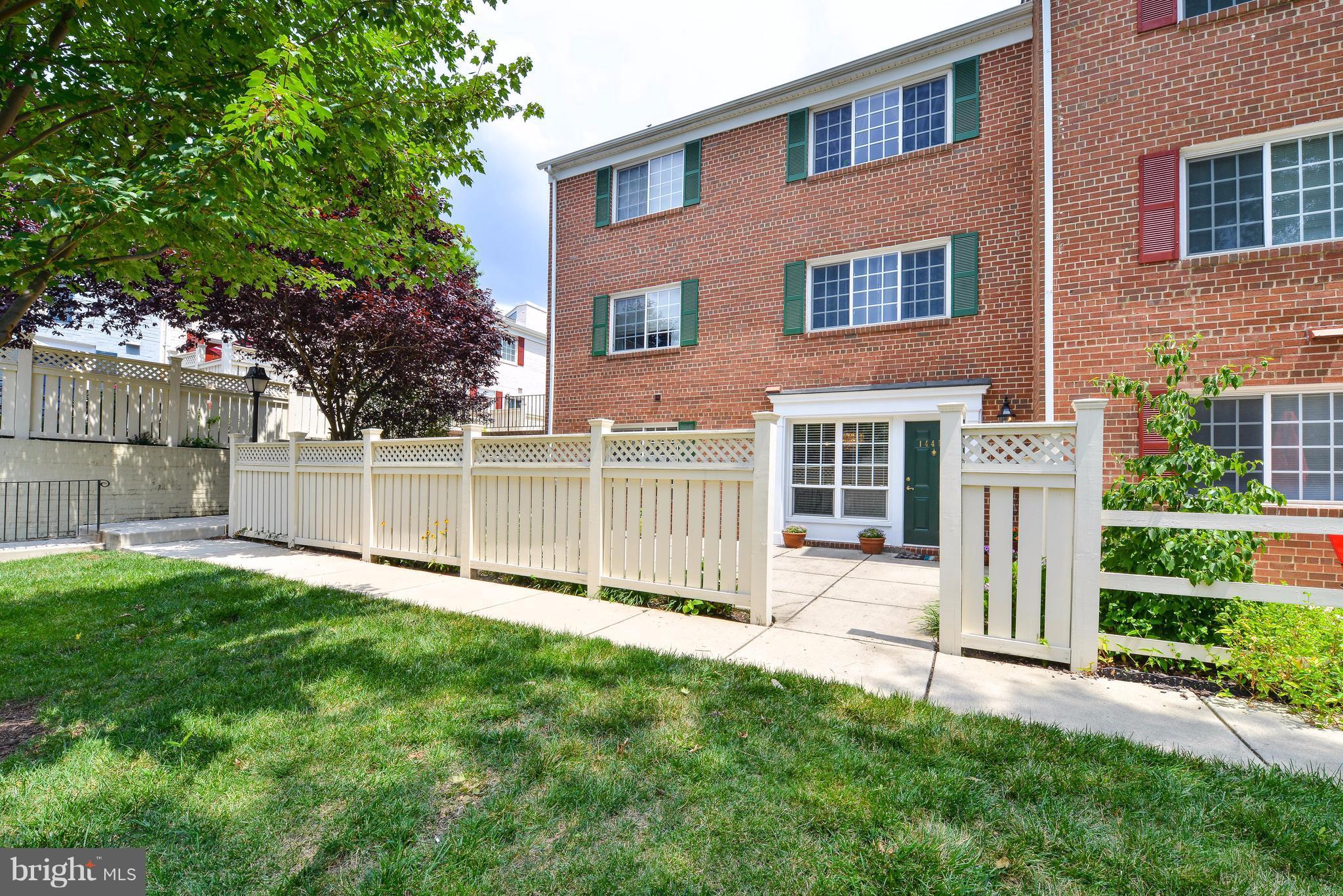 PARKSIDE AT ALEXANDRIA - Residential