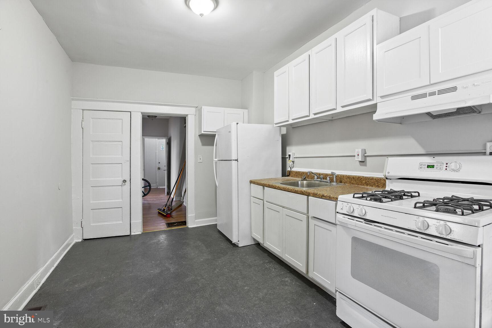 LUCILLE PARK - Residential Lease