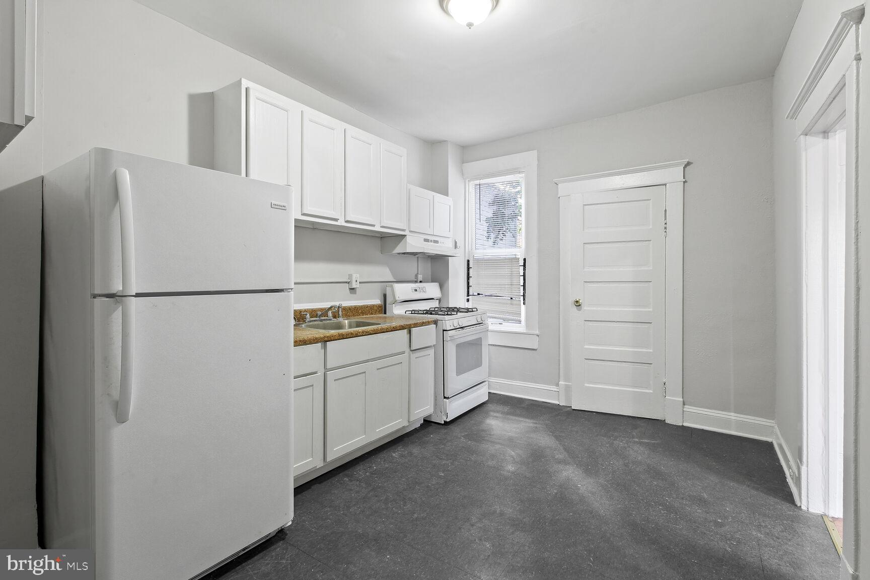 LUCILLE PARK - Residential Lease