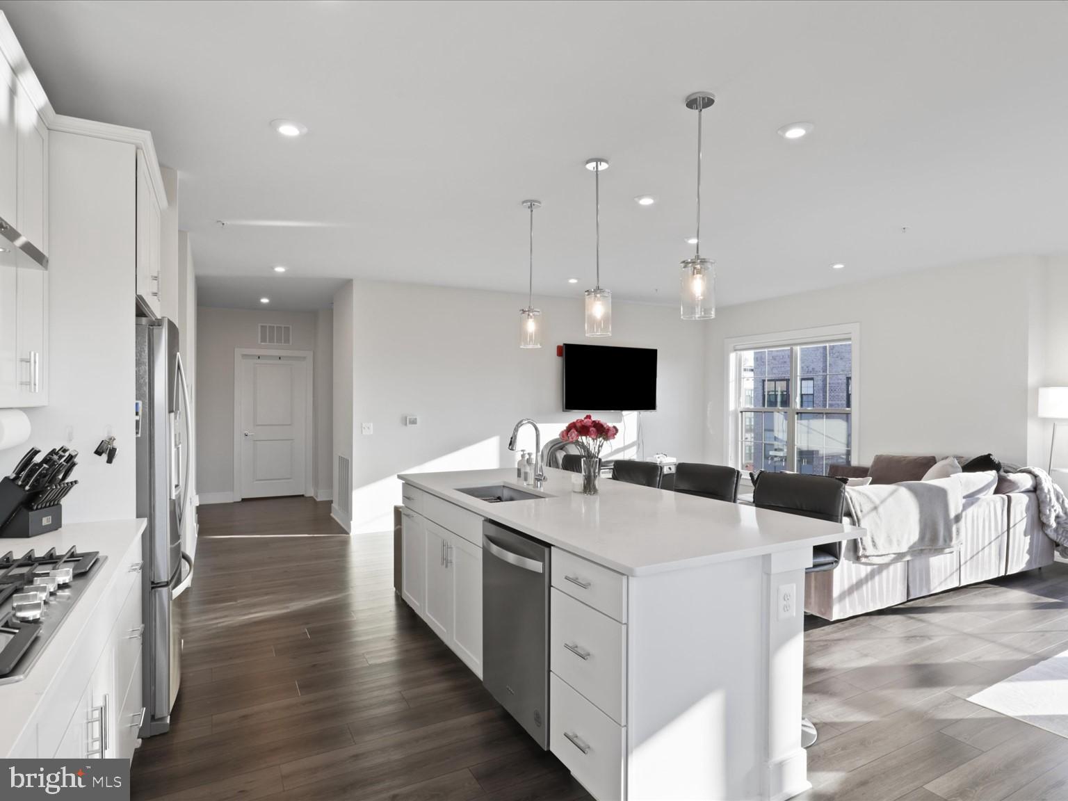 THE FLATS AT NATIONAL HARBOR - Residential Lease