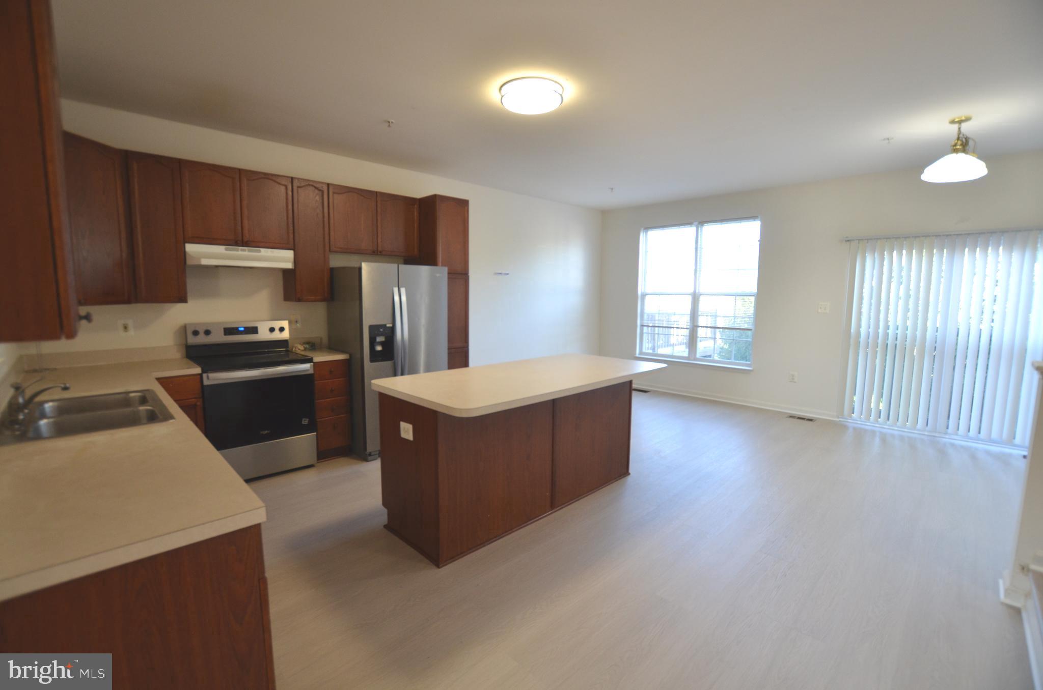 NORTH CROSSING - Residential Lease