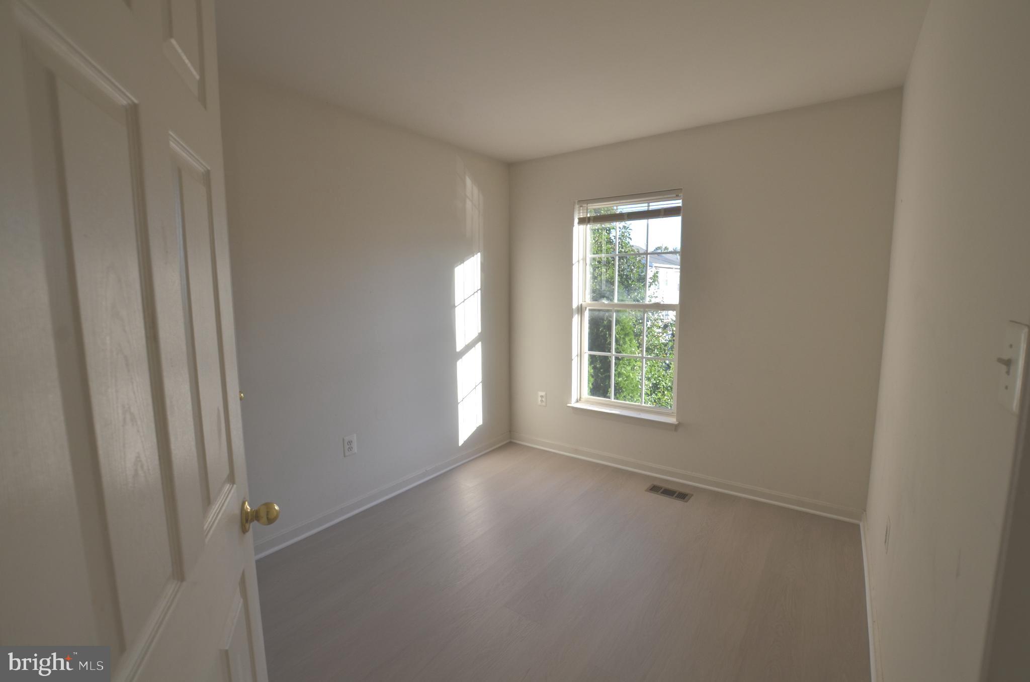 NORTH CROSSING - Residential Lease