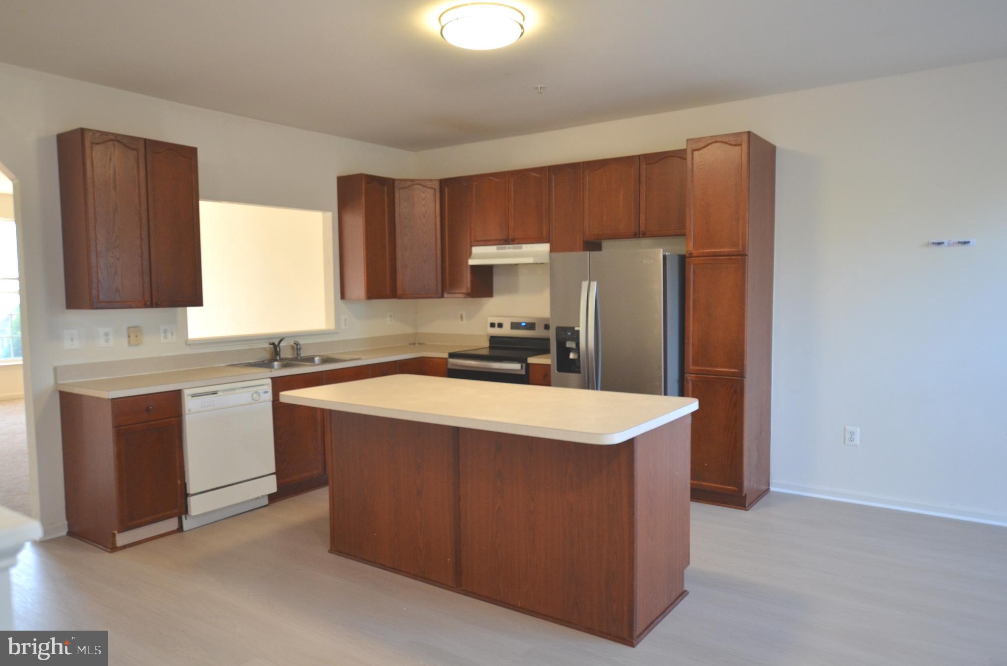 NORTH CROSSING - Residential Lease