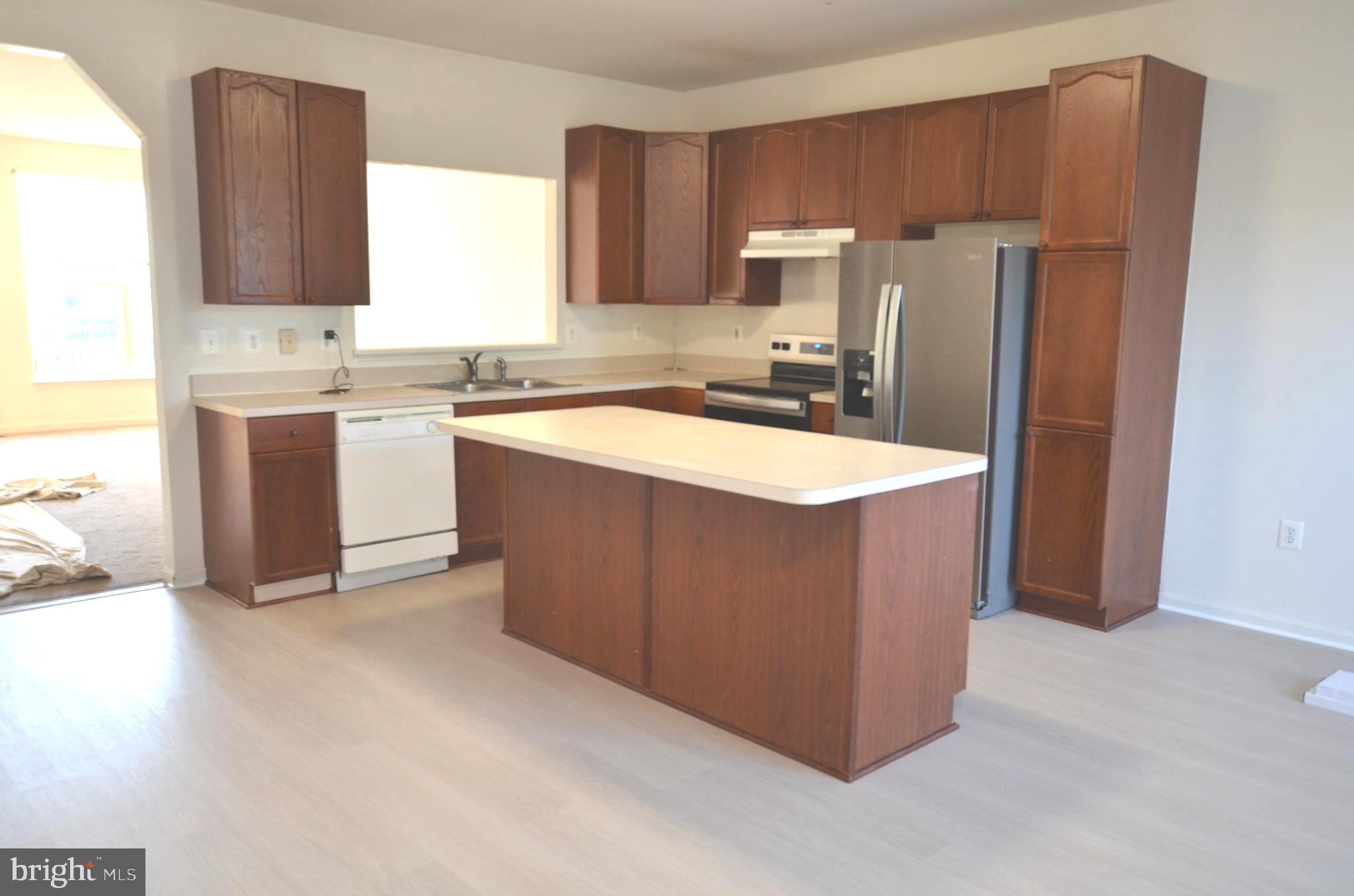 NORTH CROSSING - Residential Lease