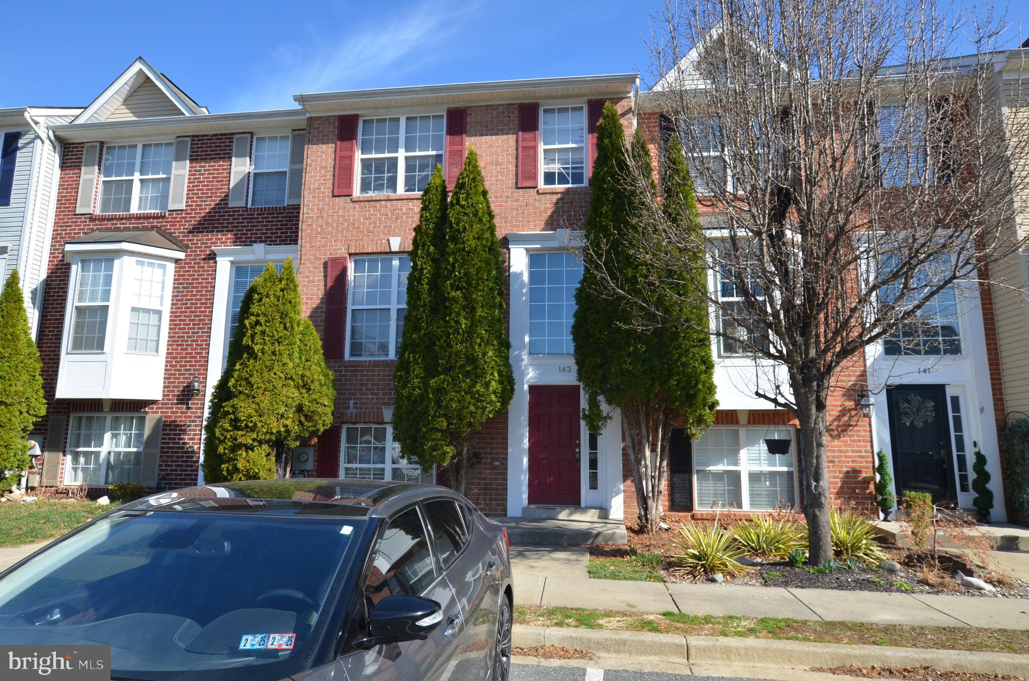 NORTH CROSSING - Residential Lease