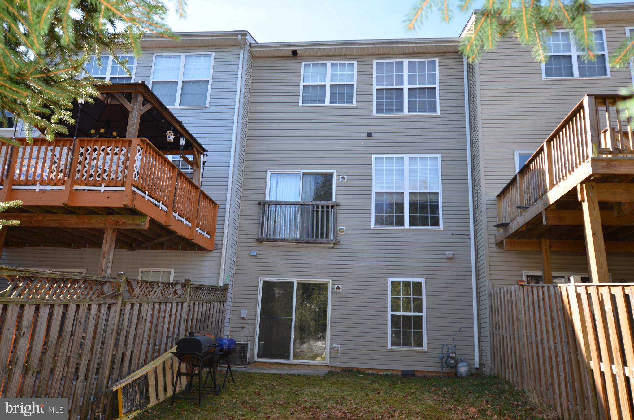 NORTH CROSSING - Residential Lease