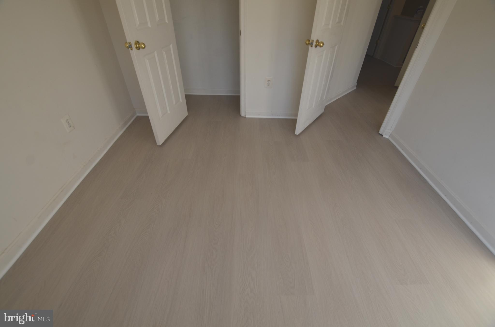 NORTH CROSSING - Residential Lease