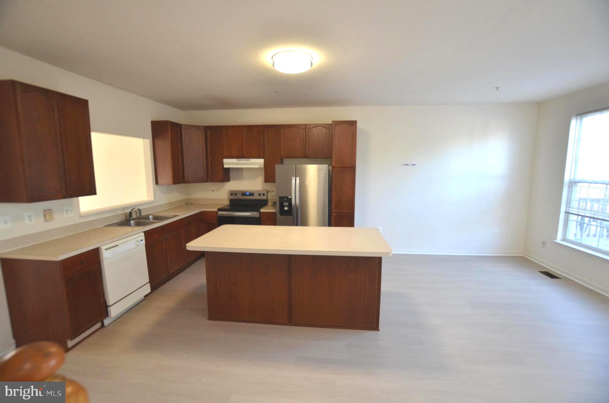 NORTH CROSSING - Residential Lease