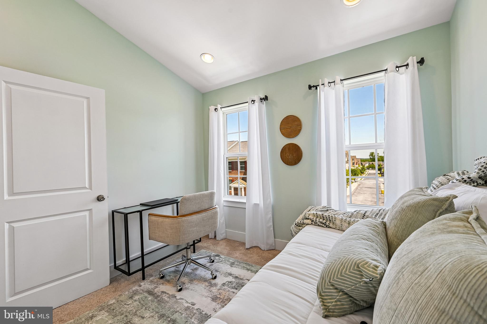 POINTE AT ARUNDEL PRESERVES - Residential