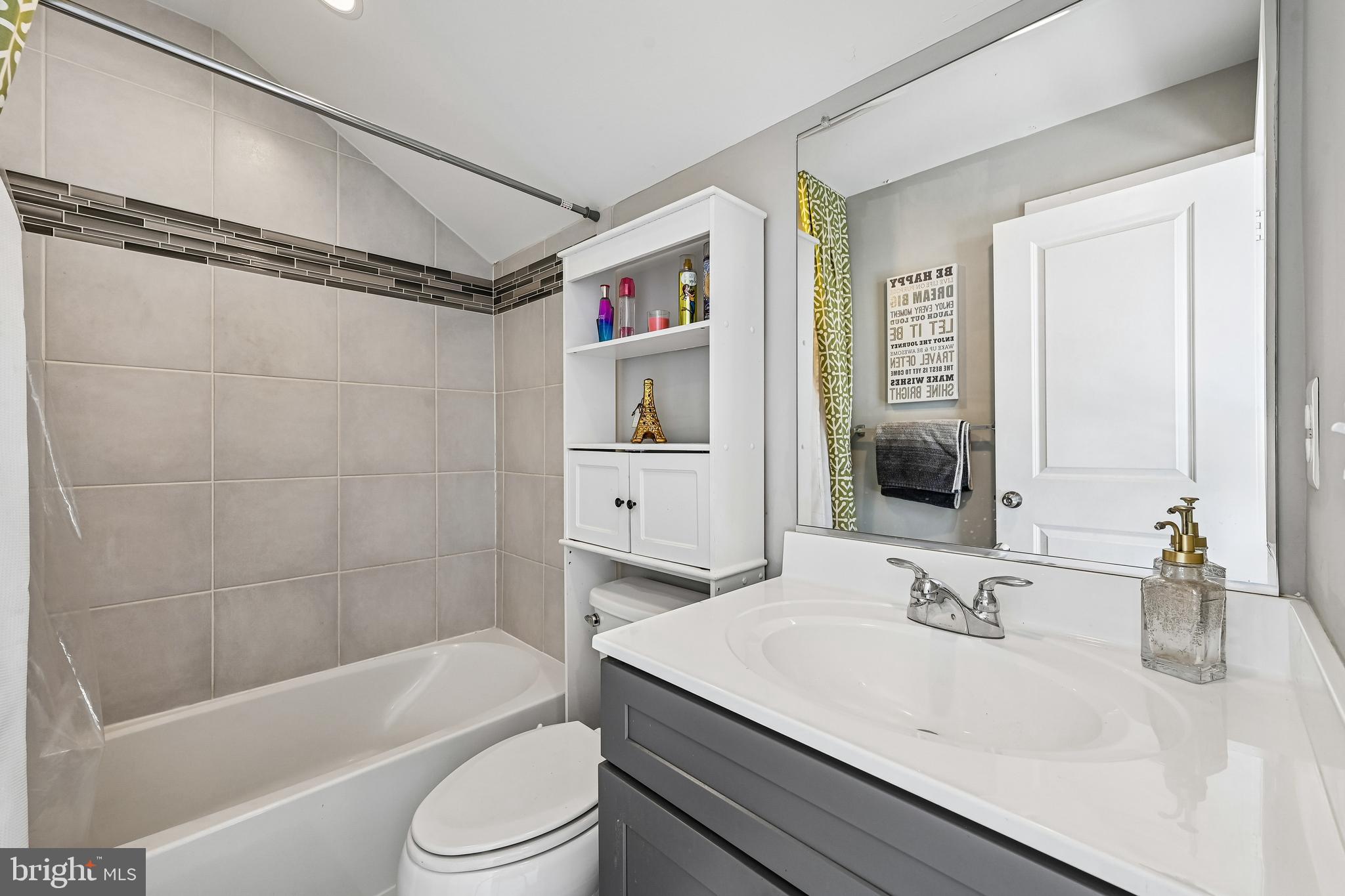 POINTE AT ARUNDEL PRESERVES - Residential