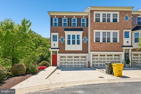 Townhouse For Sale - 7845 Crystal Brook Way<br/> HANOVER, MD 21076