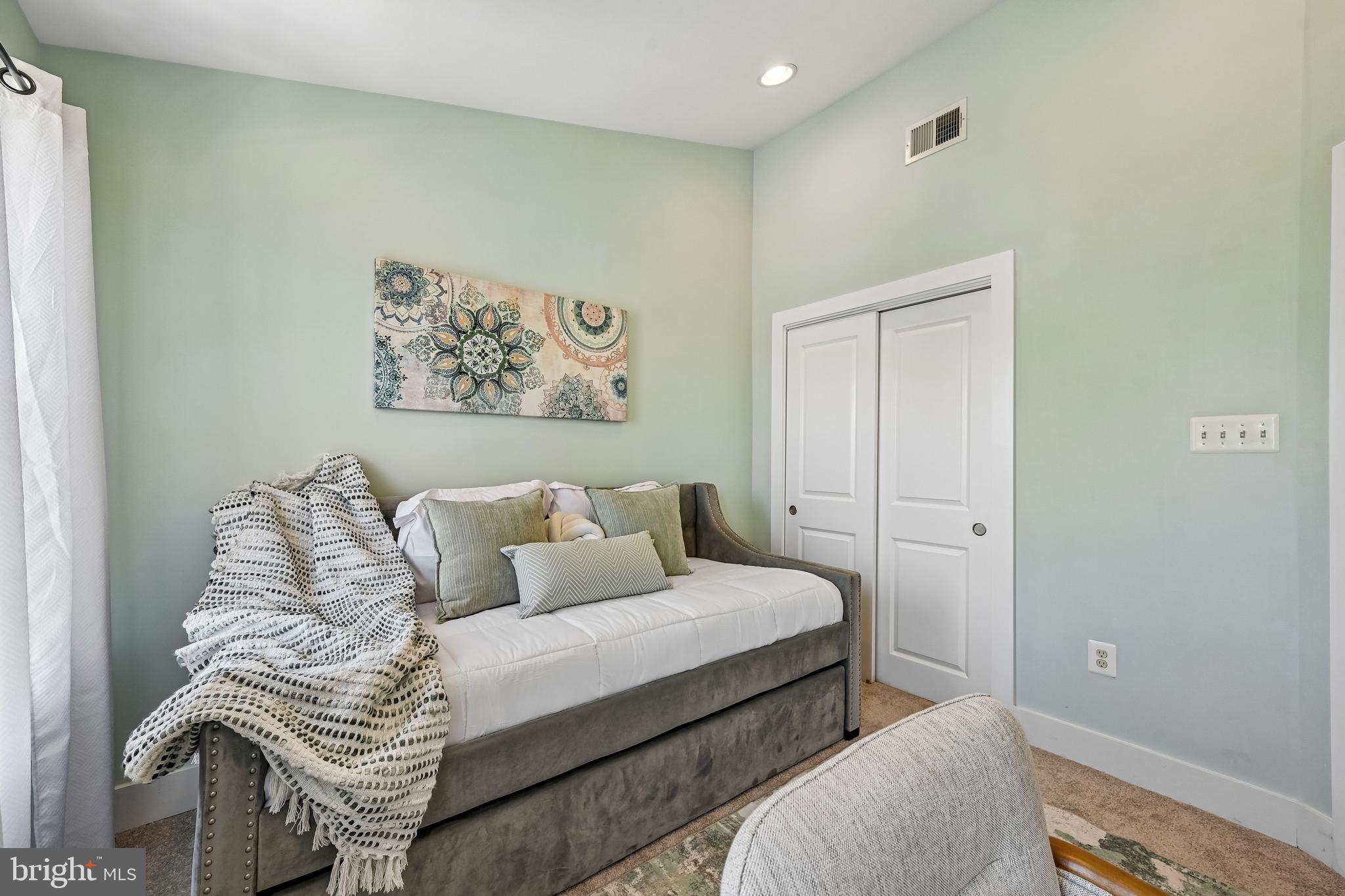 POINTE AT ARUNDEL PRESERVES - Residential
