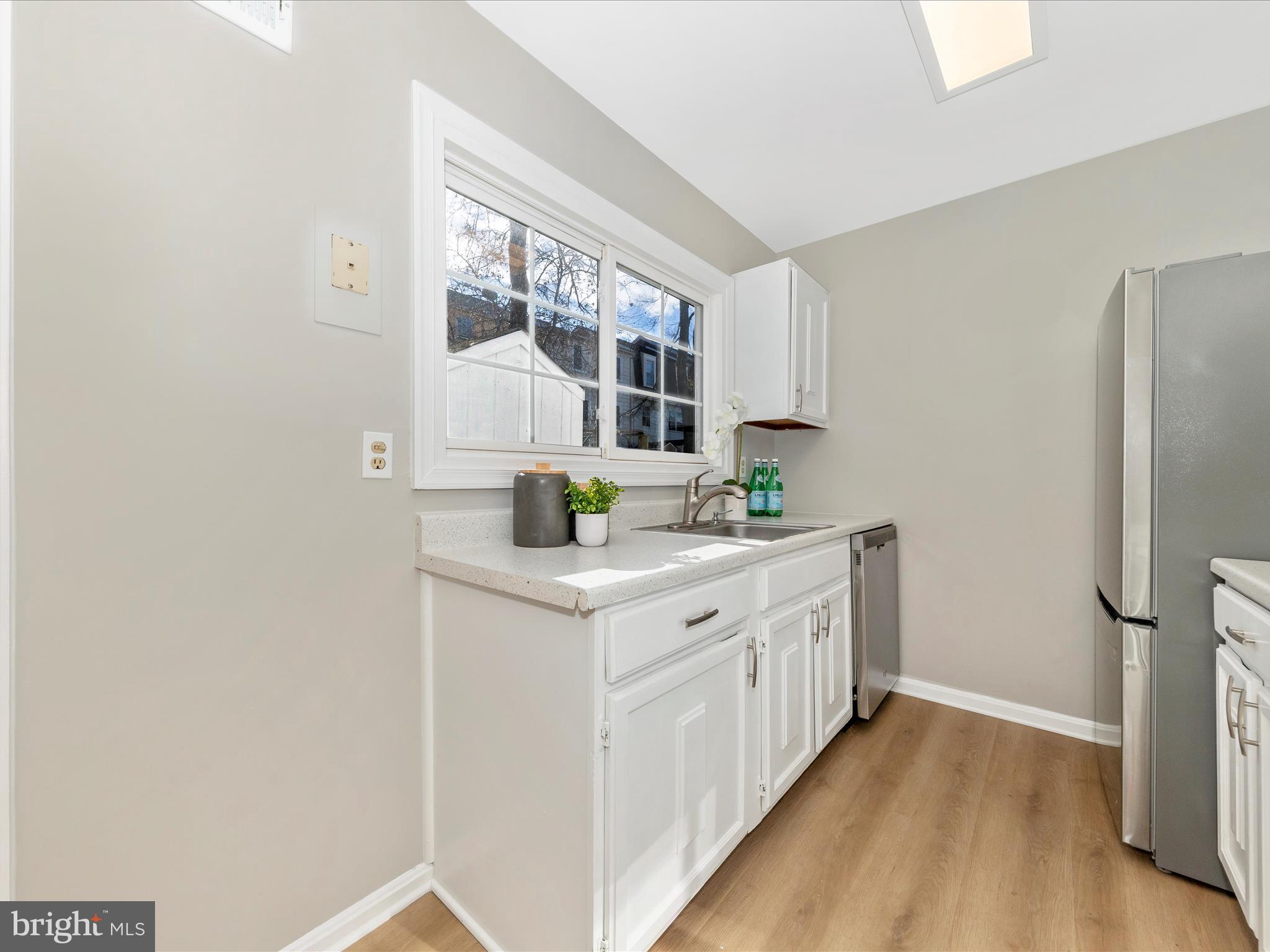 SHADY GROVE VILLAGE - Residential