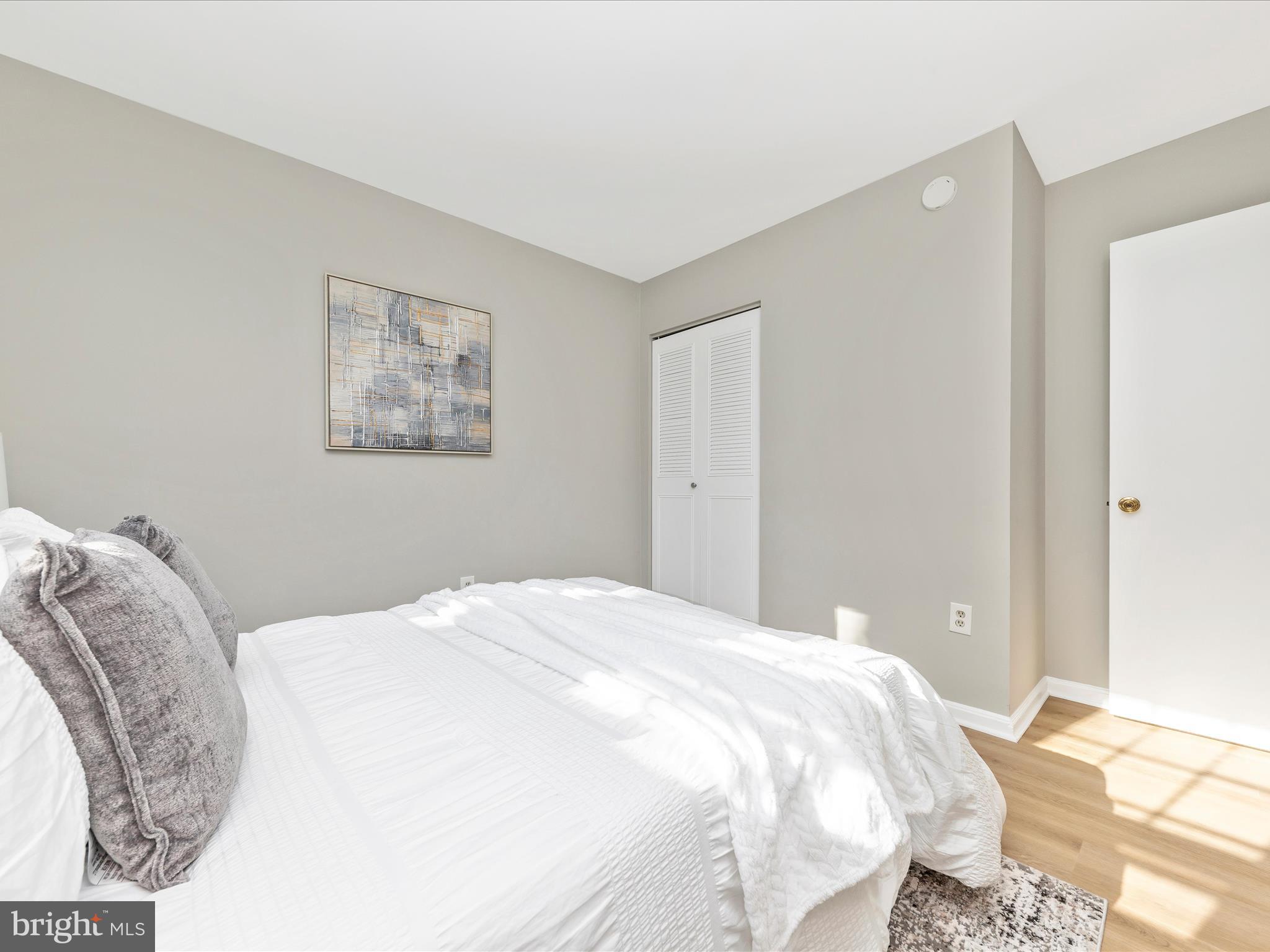 SHADY GROVE VILLAGE - Residential