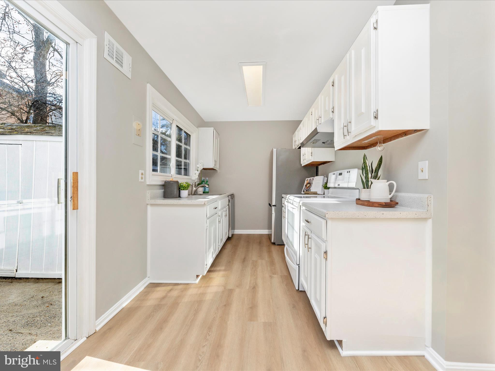 SHADY GROVE VILLAGE - Residential