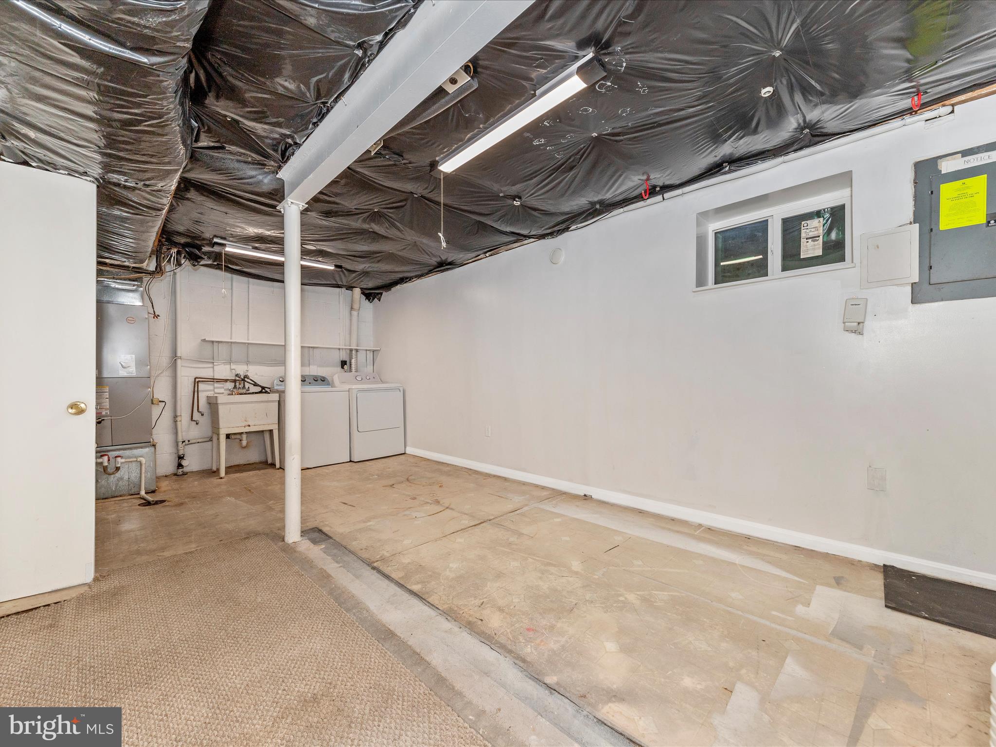 SHADY GROVE VILLAGE - Residential