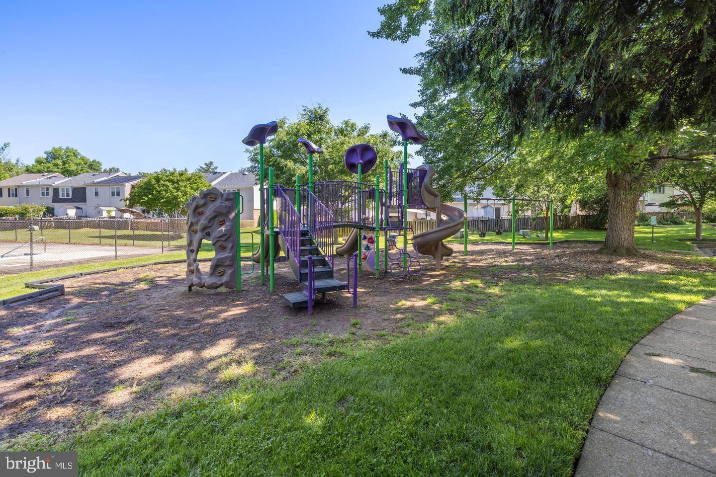 SHADY GROVE VILLAGE - Residential