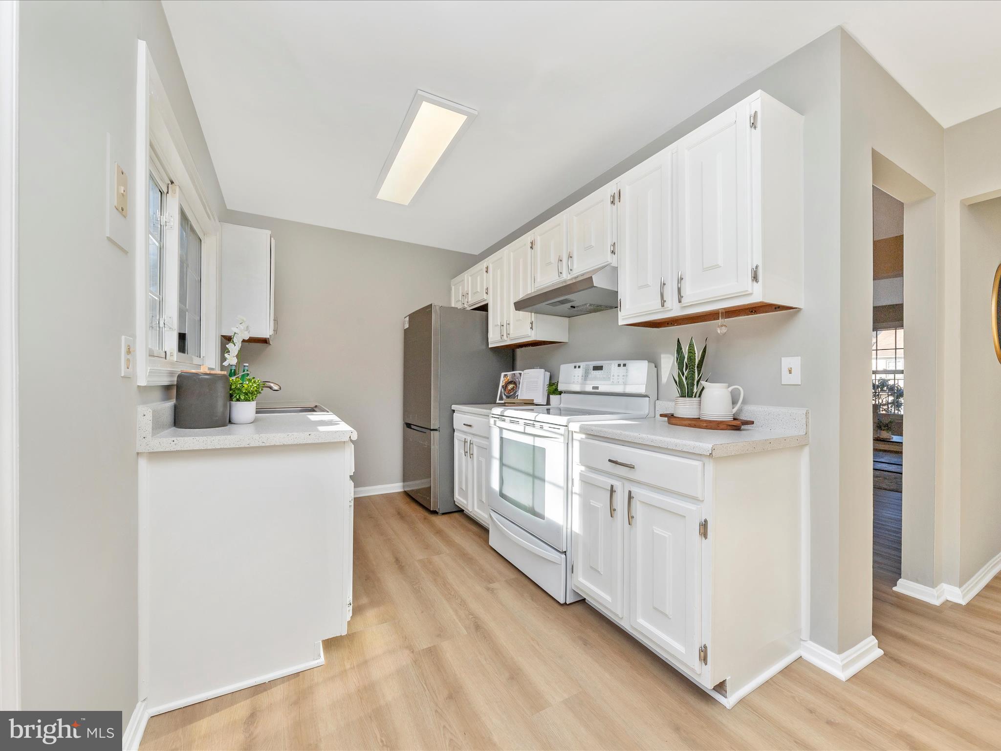 SHADY GROVE VILLAGE - Residential