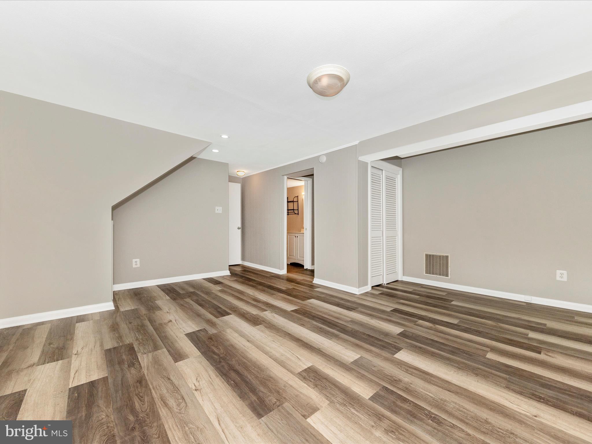 SHADY GROVE VILLAGE - Residential