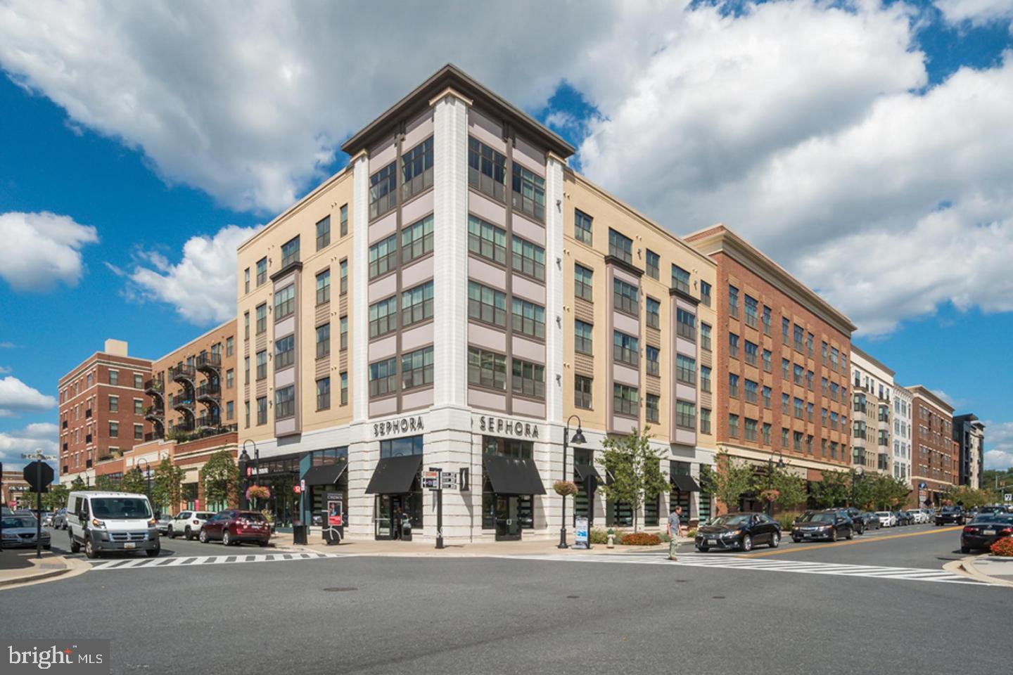 SHADY GROVE VILLAGE - Residential