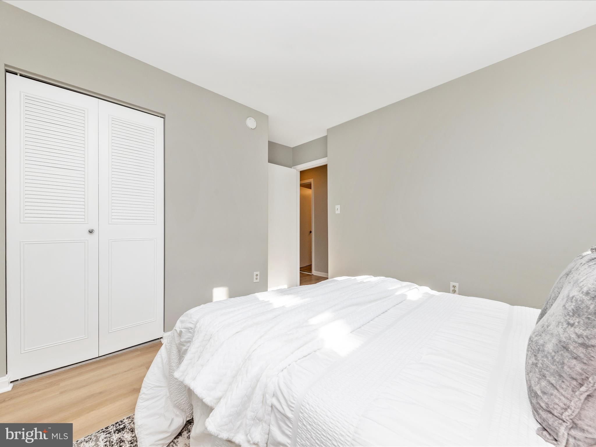 SHADY GROVE VILLAGE - Residential