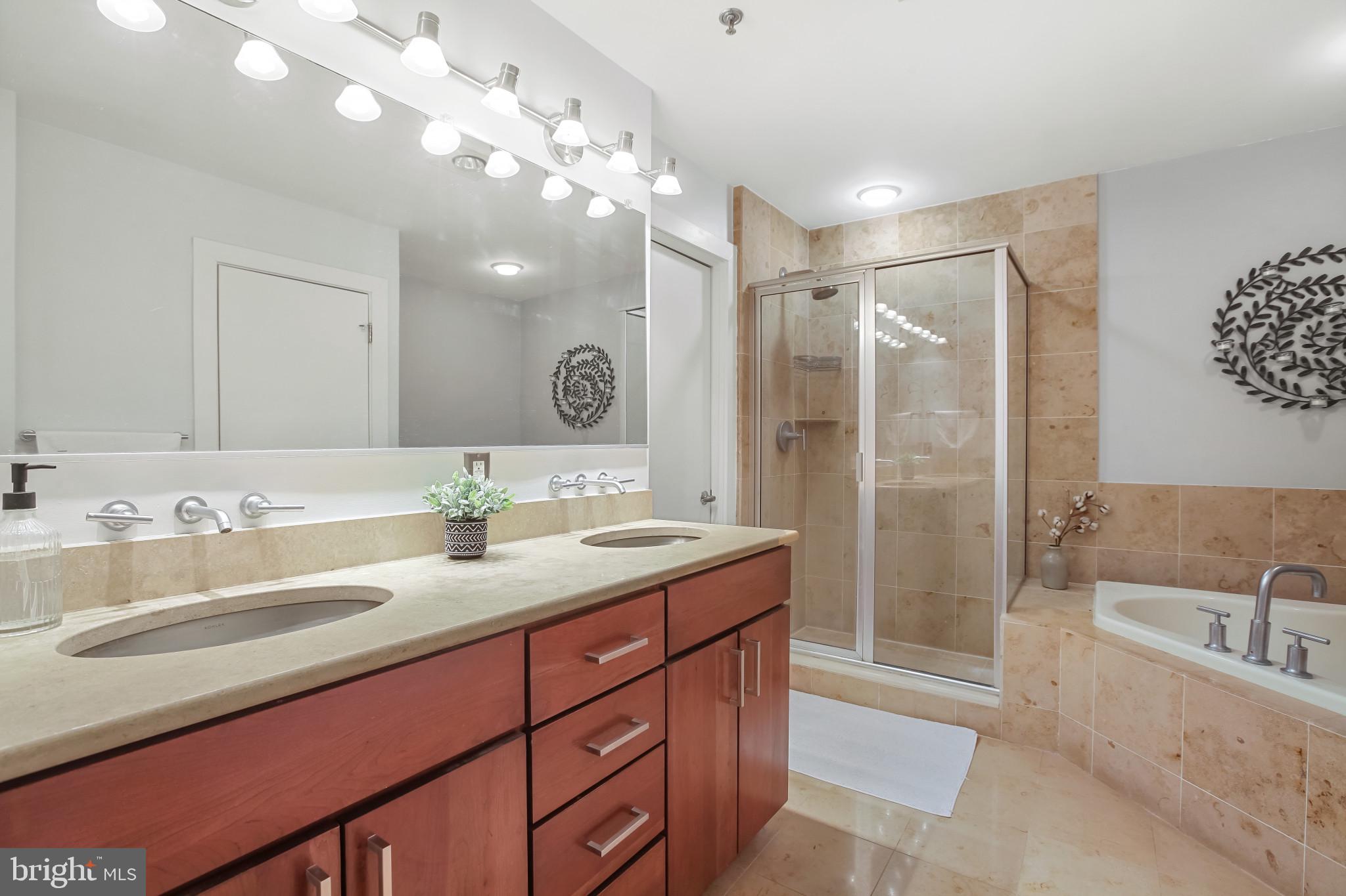 HARBOR EAST - Residential