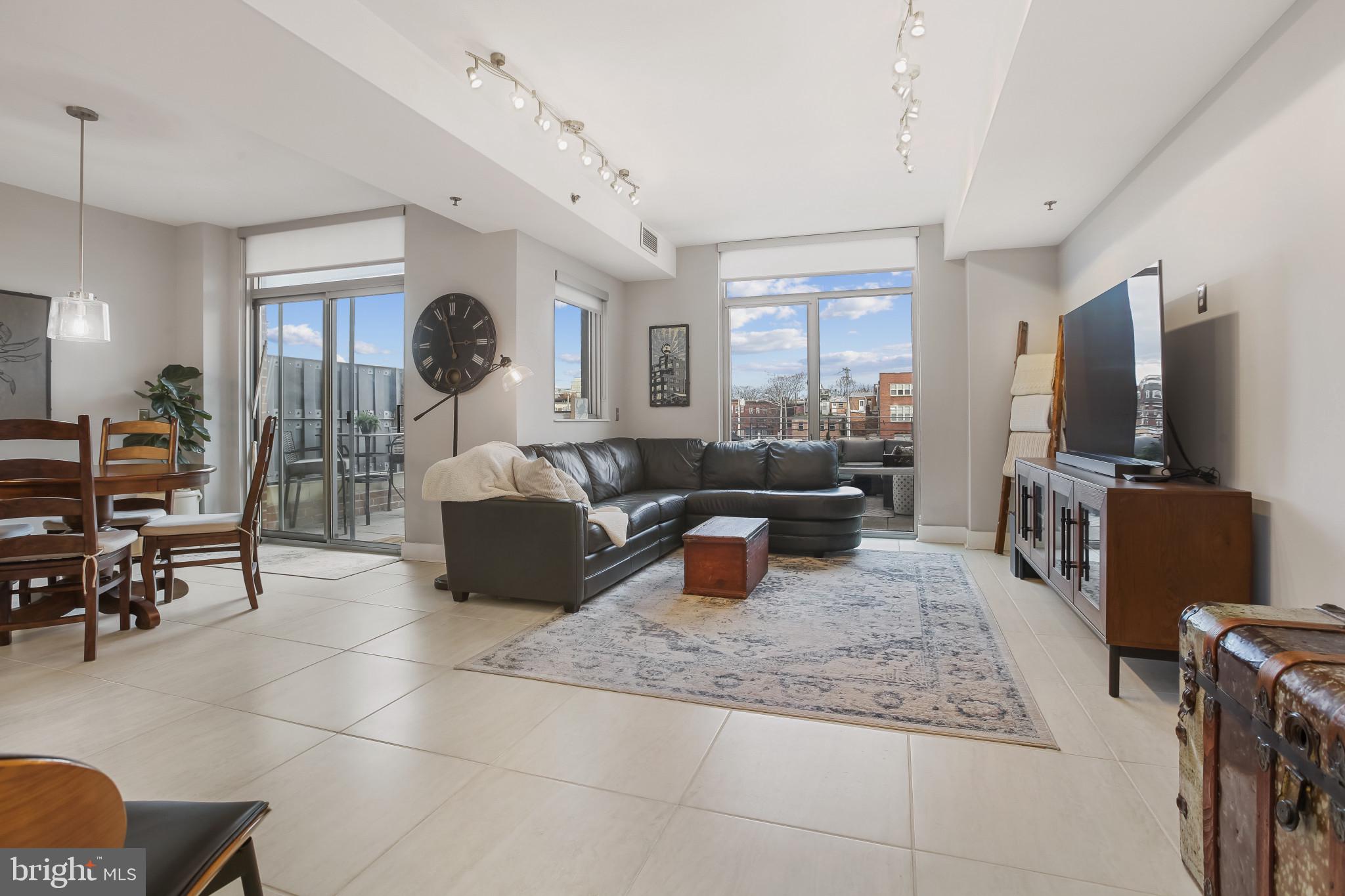 HARBOR EAST - Residential