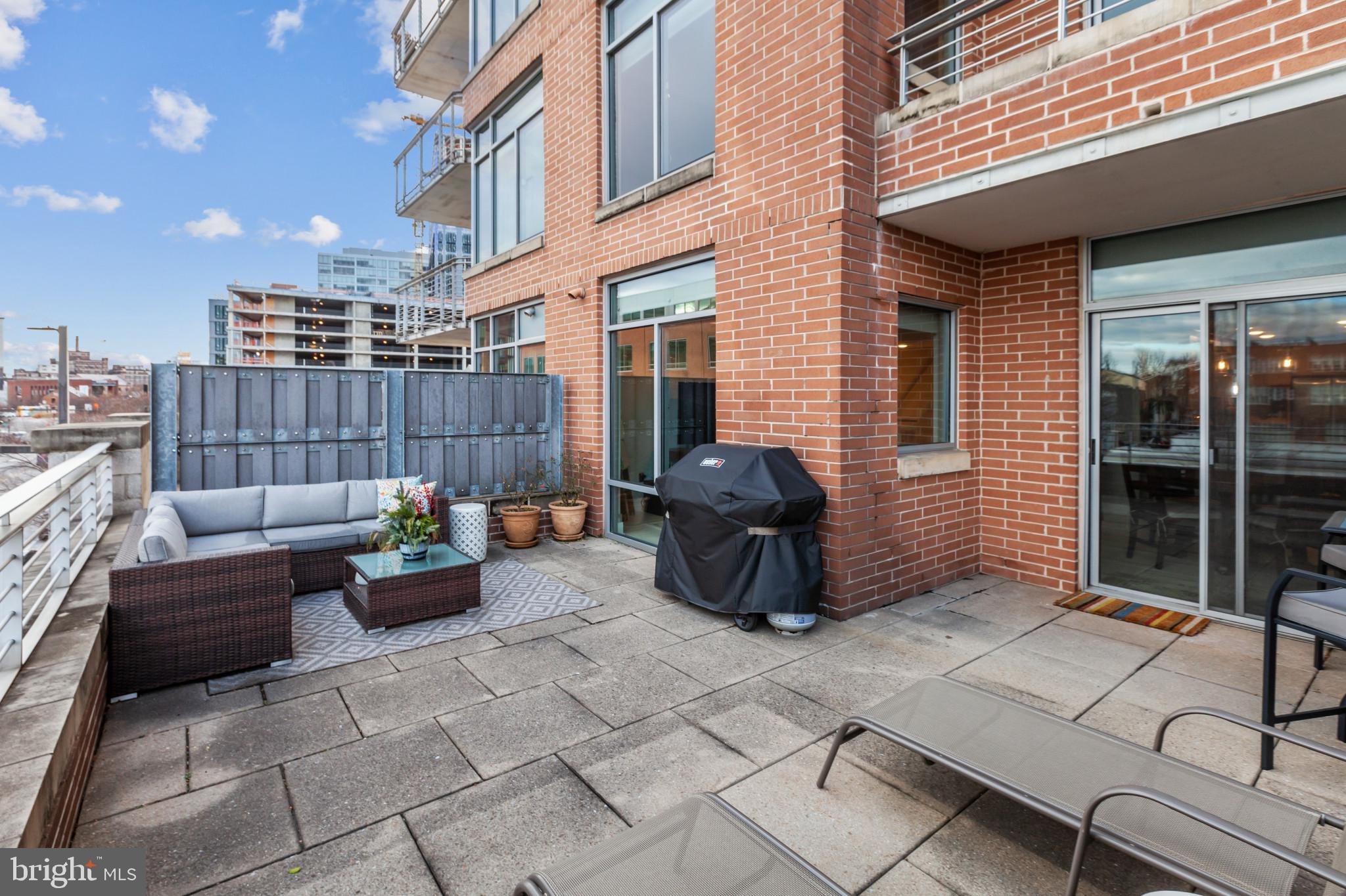 HARBOR EAST - Residential