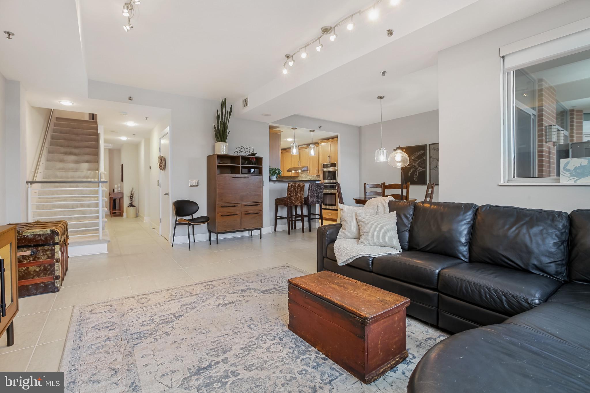 HARBOR EAST - Residential