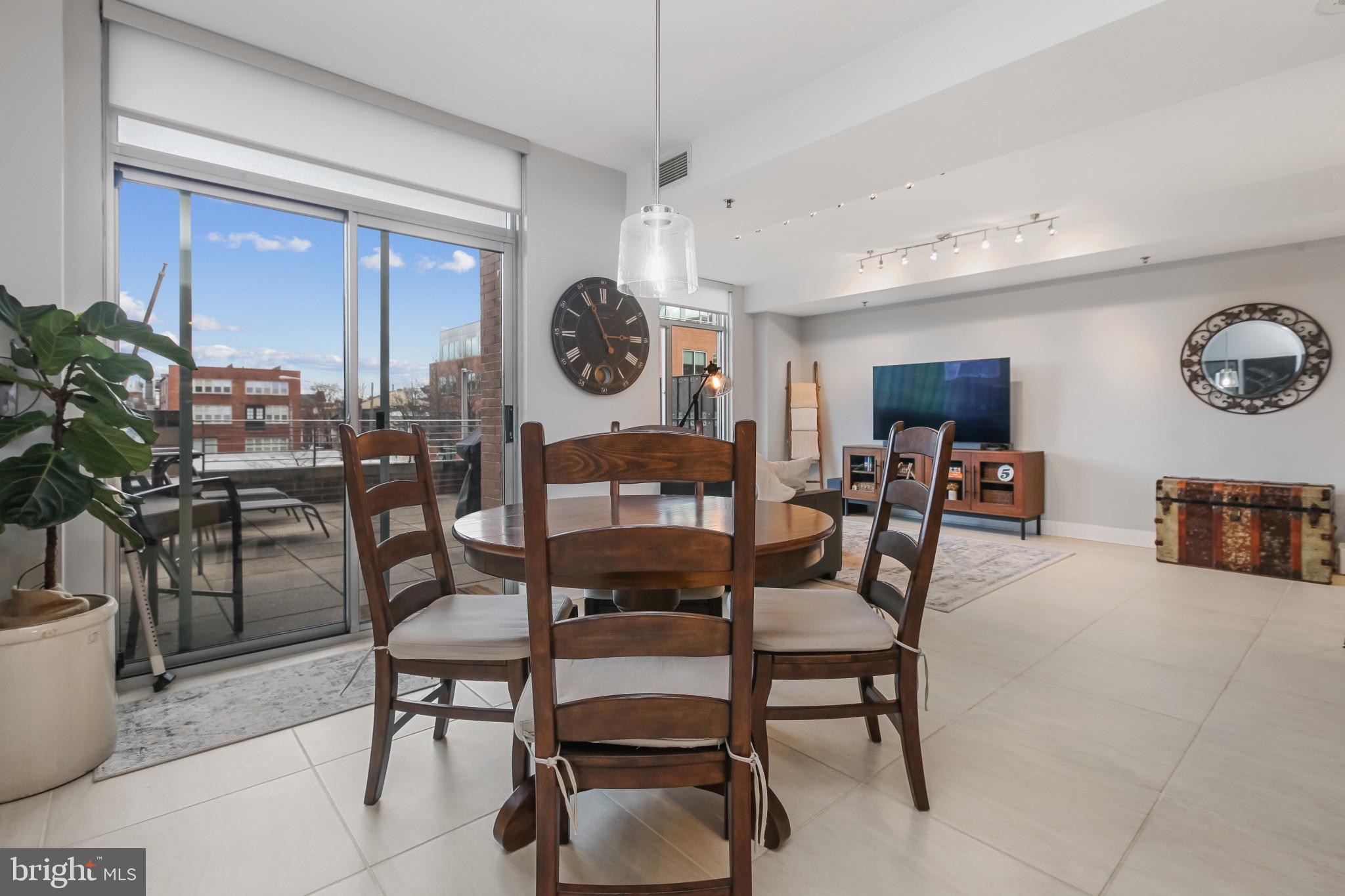 HARBOR EAST - Residential