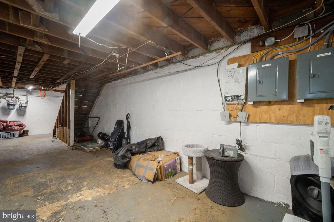 HILLENDALE ESTATES - Residential