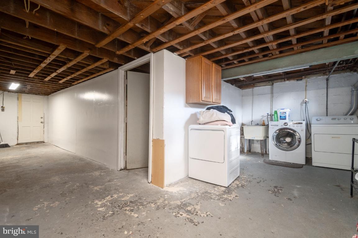 HILLENDALE ESTATES - Residential