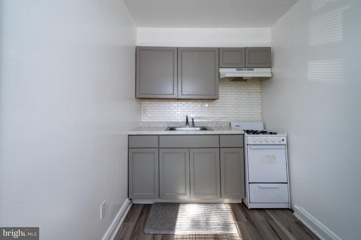 HILLENDALE ESTATES - Residential