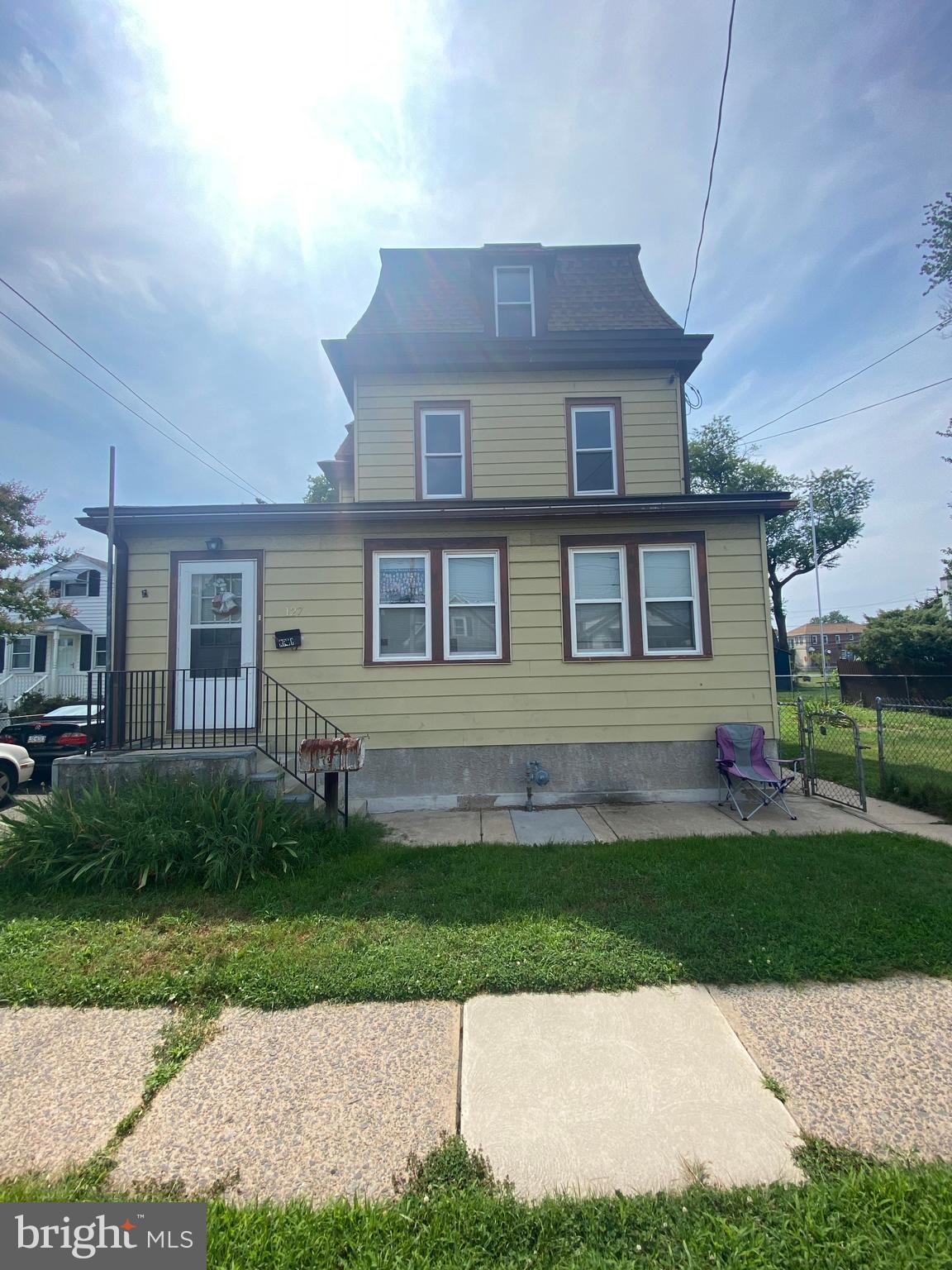 127 SAUDE AVENUE