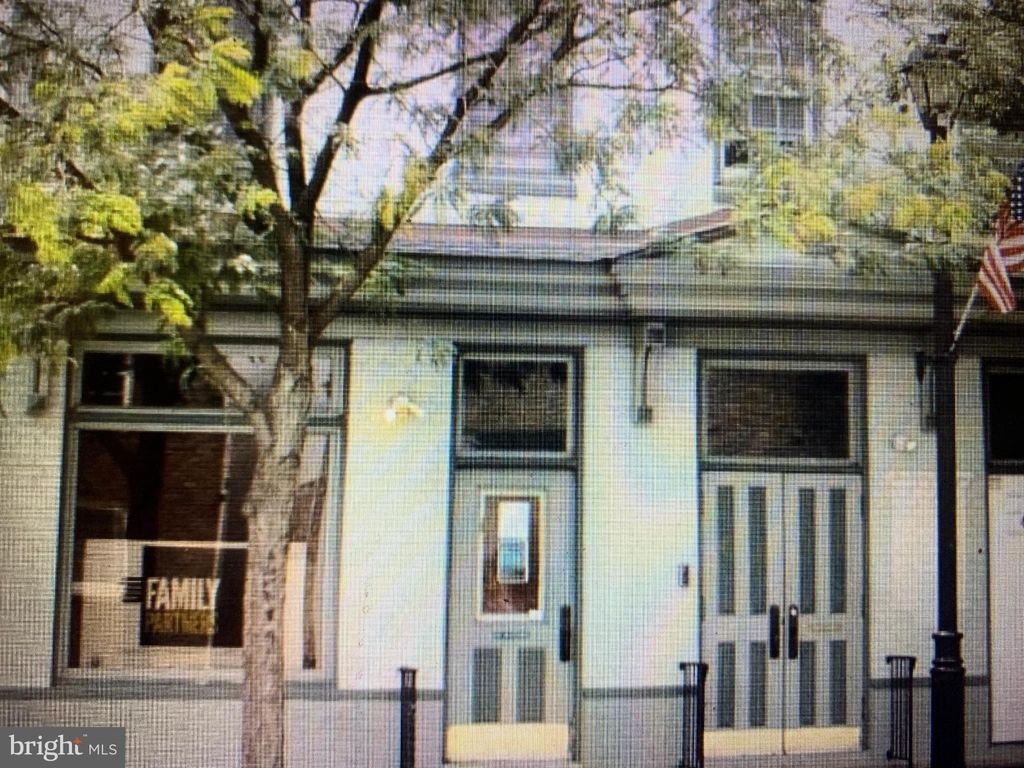 Photo of 406 High Street #2, BURLINGTON, NJ 08016 (MLS # NJBL2098304)