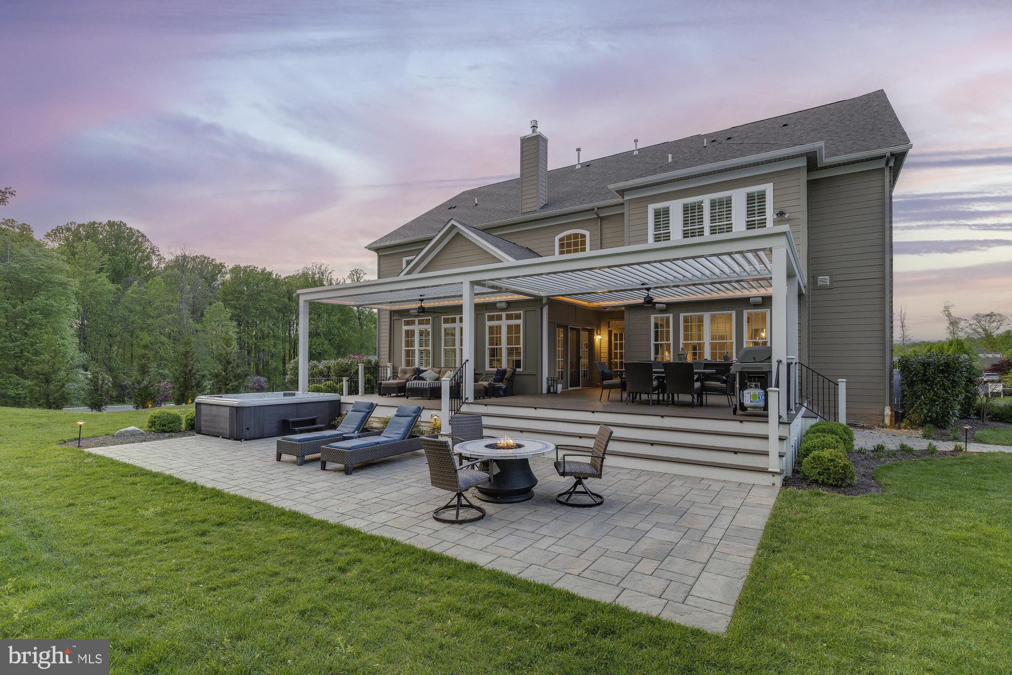 TIMBERLAKE ESTATES - Residential